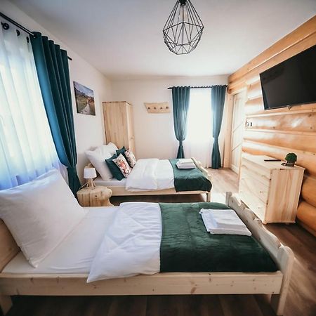 Tarasowka U Zajaca Bed & Breakfast Czerwienne ภายนอก รูปภาพ