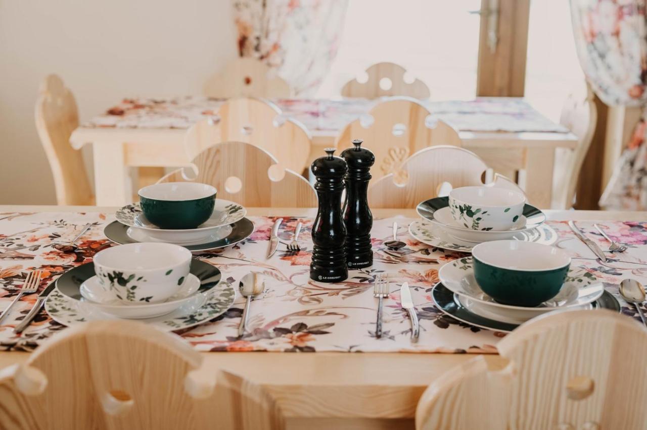 Tarasowka U Zajaca Bed & Breakfast Czerwienne ภายนอก รูปภาพ