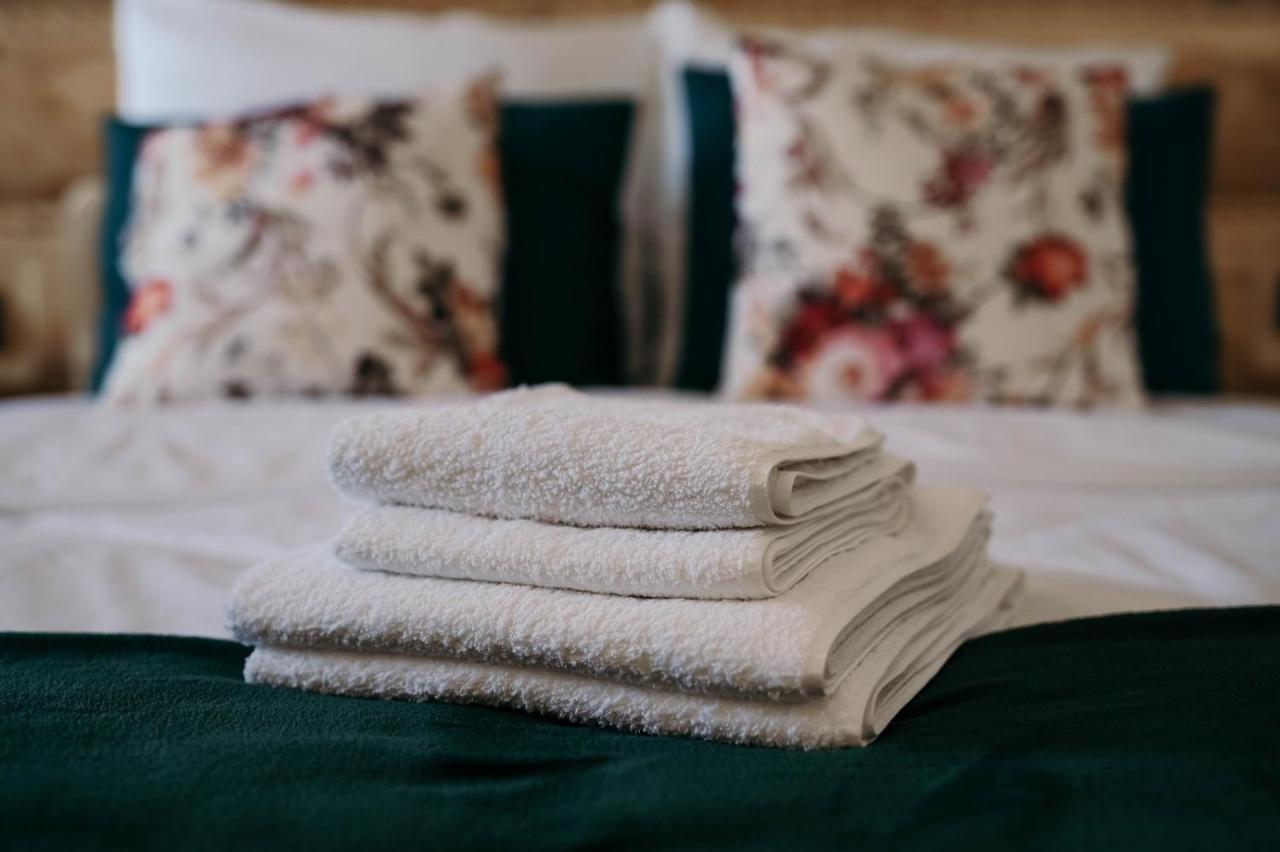 Tarasowka U Zajaca Bed & Breakfast Czerwienne ภายนอก รูปภาพ