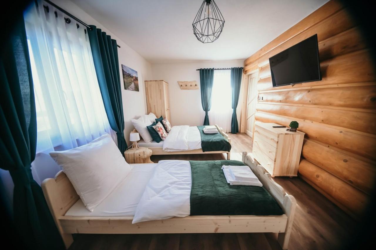 Tarasowka U Zajaca Bed & Breakfast Czerwienne ภายนอก รูปภาพ